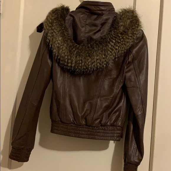 Brown leather jacket - Picture 2 of 3